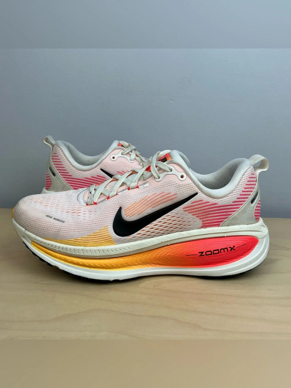 Nike Women’s Size 7.0 Air ZoomX Vomero 18 Sail Orange Athletic Running Shoes